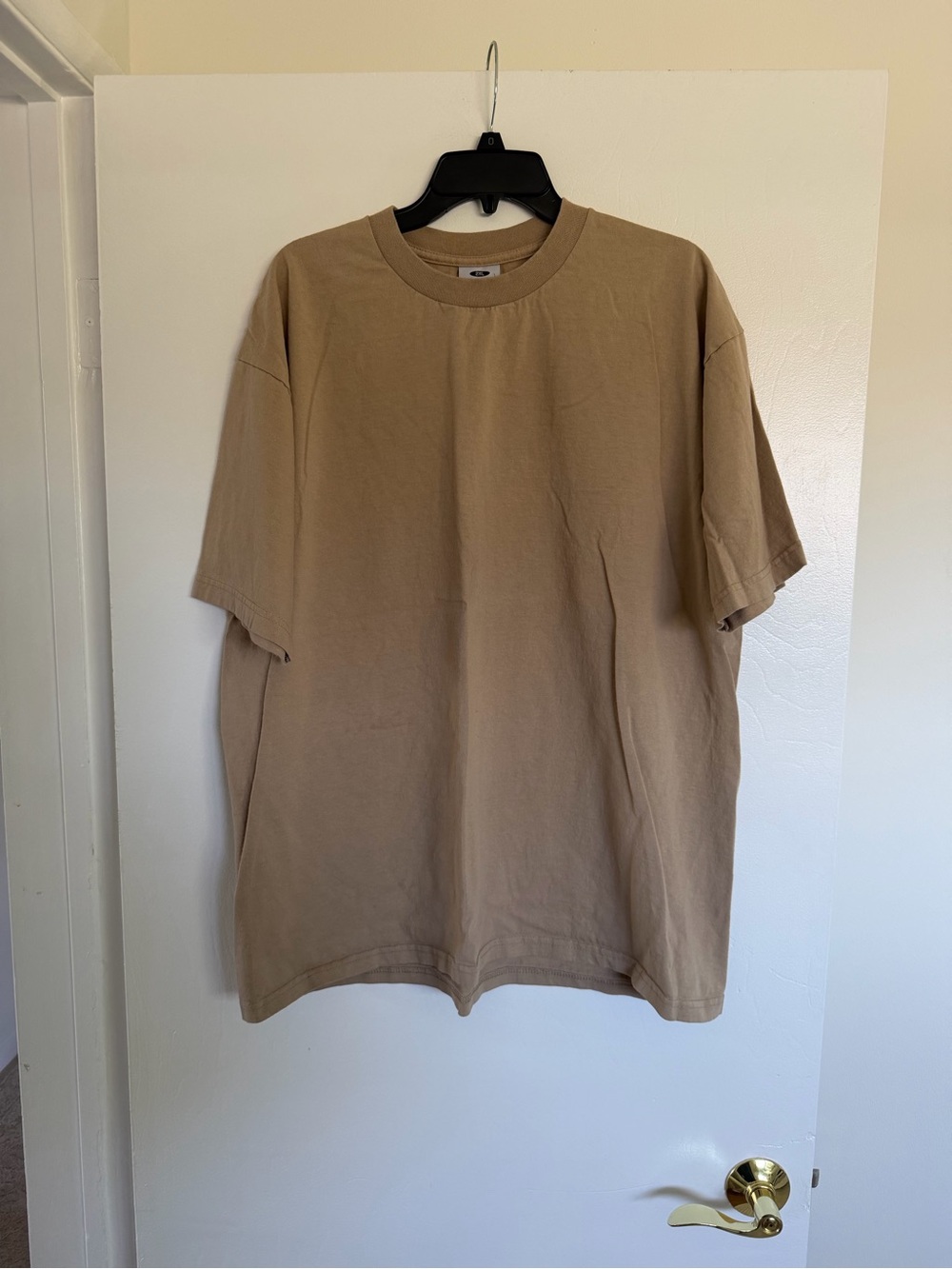 Relaxed Fit Short Sleeve Crewneck T-Shirt in Tan